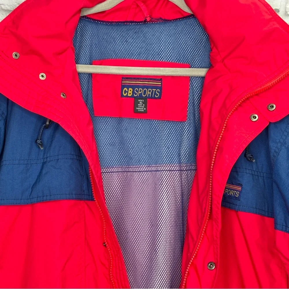 VTG CB Sports Mens Windbreaker Raincoat Size XL Packed Hood Zip Blue Red NWOT